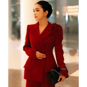 Chaqueta violeta de alta calidad para mujer Chaqueta de traje de doble botonadura elegante con servicios ODM Hecho en Vietnam - Product Image 1