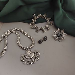 Direct du fournisseur indien Meilleure vente Collier oxydé de haute qualité de haute qualité Boucles d'oreilles Bague Bracelet Combo 1 Bijoux ethniques - Product Image 1