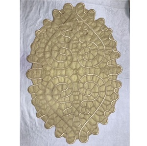 Fournisseur indien Chemin de table en chenille brodé ovale blanc pour table à manger ou table basse disponible au prix d'exportation - Product Image 1