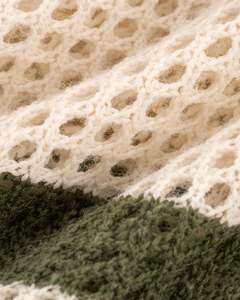 Pull court en tricot crochet blanc pour femmes, motif étoile, tissage ouvert, manches évasées, détail rayé, haut léger tendance, streetwear - Product Image 4