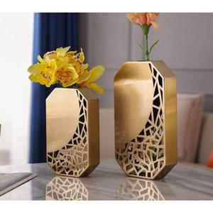 Jarrón de metal artesanal indio único para temas de decoración cultural y moderna acabado pulido dorado forma y tamaño personalizados - Product Image 2
