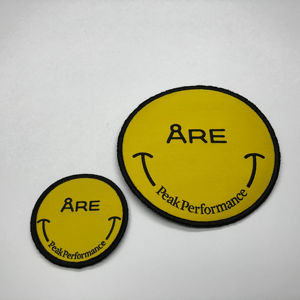 Écusson tissé damassé recyclé personnalisé de haute qualité Écusson de broderie de vêtements haute densité Étiquette de patch de conception de logo moderne - Product Image 1