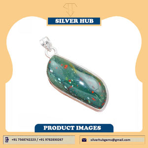 Colgante de Plata con Piedra de Sangre Natural para Mujer, Plata de Ley 925, Amuleto Étnico Clásico con Gema, Joyería Fina - Product Image 2