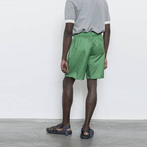 Short coupe-vent pour hommes, respirant, extérieur, coupe-vent, taille élastique, short en nylon imperméable avec logo personnalisé - Product Image 3