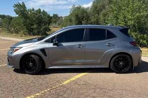 Toyota GRASPIRE SUV 2024, Motor de Gasolina 4L, Tracción en las Cuatro Ruedas, Asientos de Cuero, R18, Interior Claro, Portaequipajes de Aluminio en el Techo - Product Image 3