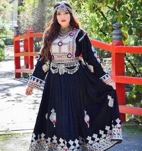 Vêtements Kuchi afghans fabriqués éthiquement Robes Kuchi embellies de haute qualité Vente en gros - Product Image 3