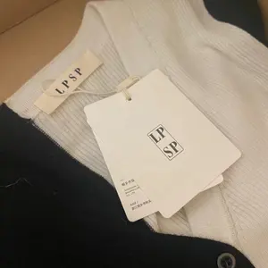 Intero Set di etichette di marca di abbigliamento di lusso a buon mercato personalizzate scatole di sacchetti di imballaggio etichette tessute ricamate stampate