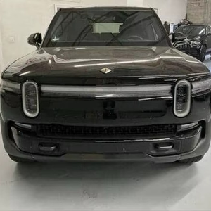 2025 Ri VI an R1 S Adventure Dirección izquierda AWD Drive Asientos de cuero Aleación de aluminio Portaequipajes Tamaño del neumático R17 - Product Image 1