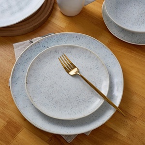 Service d'assiettes en céramique Snow Mist, finition lisse, émail moucheté, résistant aux éclats, qualité supérieure pour les repas quotidiens et formels - Product Image 1