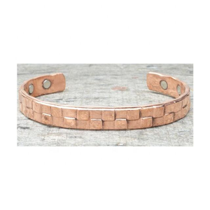 Brazalete Magnético de Cobre Puro de Estilo Bohemio con Diseño Nuevo, Forma de Bola, para Aniversarios Budistas, por Decor World Expo - Product Image 1