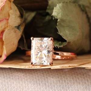 แหวนหมั้นเพชรรัศมีที่ซ่อนอยู่สำหรับเธอ - Product Image 5