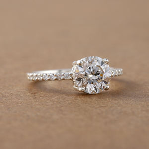 Bague de fiançailles luxueuse en or massif 18 carats pour femme IGI - Product Image 2