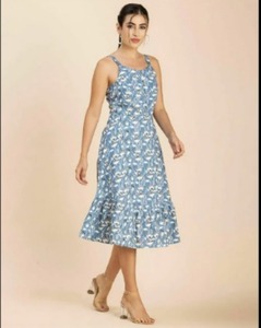 Vestido de verano de talla grande para mujer, longitud media, 100% de algodón, estampado a mano, Azul, Blanco, Floral, plisado, sin mangas, hecho a mano, India - Product Image 2