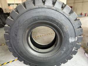 Neumáticos DE USO DE PUERTO <span class=keywords><strong>Michelin</strong></span> IND5 High Standard Radical OTR 14.00R24 18.00R25 para carretilla elevadora pesada, apilador, grúa - Product Image 3