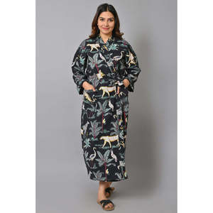 Bata Kimono de Algodón con Estampado Animal Negro, Silueta Holgada, Cintura Natural, para Damas de Honor o Uso en Spa - Product Image 3