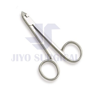 Pince à tissus et cuticules en acier inoxydable de qualité supérieure pour manucure, pédicure et usage médical - Product Image 6