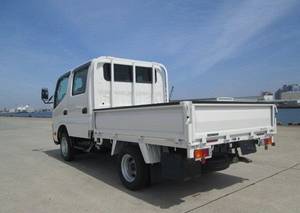 OFERTA PERFECTA: Camioneta TO-YO-TA D-Y-NA 2024 con Transmisión Manual, Volante a la Derecha e Izquierda - Product Image 6