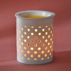 Lampe d'aromathérapie en céramique blanche chauffe-bougie électrique et brûleur de tarte à la cire pour huile parfumée petit design pour un usage domestique - Product Image 5