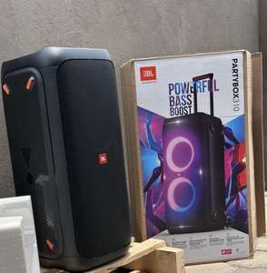 ลำโพงไร้สาย PartyBox 310 คุณภาพดี กันน้ำ กันกระเซ็น พร้อมไฟ  ไมโครโฟนไร้สายสองตัว - Product Image 1