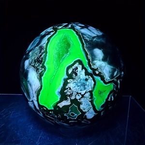 Vente en gros de boules <span class=keywords><strong>magiques</strong></span> en cristal naturel, sphères d'agate volcanique avec réaction UV verte pour la décoration de la maison - Product Image 1