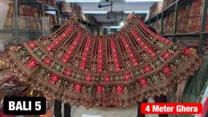 Lehenga en velours royal avec travail lourd Double Dupatta Rajwadi Style 4m Flair et pièce de chemisier brodée 1.2m - Product Image 2