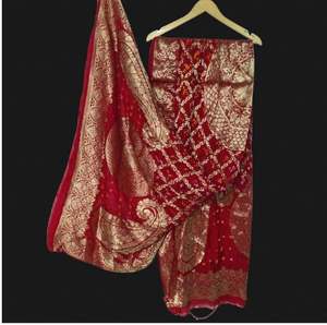 Dupatta Bandhani de Seda Artística para Fiestas, Elegante Dupatta Bandhani de Seda Artística de Proveedor Indio a Bajo Precio - Product Image 5