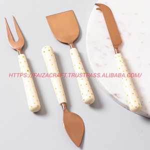 Juego de Cuchillos para Queso y Mantequilla de Diseño Superior 2025, Mango de Resina Pulida y Acero Inoxidable Plateado - Product Image 4