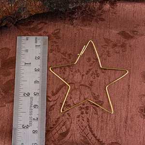 Versatile 18K Gold and Diamond Stainless Steel <b>Earrings</b> for Women Five-Pointed Star Floral Pattern <b>Silver</b> Jewelry for Weddings - Product Image 3