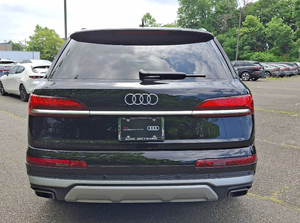 Aud-i Q7 Premium Plus 2024, bien entretenu et propre - Product Image 5