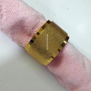 Texture Design Laiton Rond Serviette Rond Vaisselle Accessoires Décoratifs Or Fini pour Décoration De Table À Manger - Product Image 1