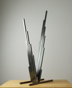 Escultura de zapato plateada moderna en acento decorativo de Metal para exhibición de mesa decoración del hogar regalo de oficina arte inspirado en la moda - Product Image 1