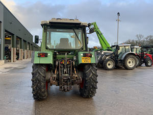 Tracteur agricole Fendt 395 GT vert 4x4 160 CV à transmission par engrenages, porte-outils, haute productivité - Product Image 5