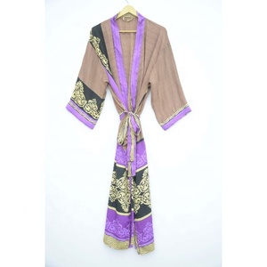 Kimono bohemio de seda, bata de Casa Regal de lujo con estampado Digital - Product Image 1