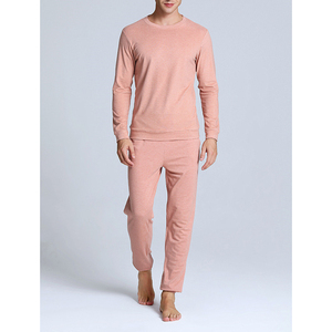 Logo personnalisé OEM Pyjamas pour hommes Pyjamas en satin Ensemble manches longues Vêtements de nuit en soie Hommes Sexy Style moderne Doux Confortable Grande taille Chemise de nuit - Product Image 2