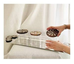 Ensemble de 3 plateaux de service en bois d'acacia avec incrustation de nacre brune certifiée EPCH, qualité artisanale en gros, avec pot en acrylique - Product Image 1