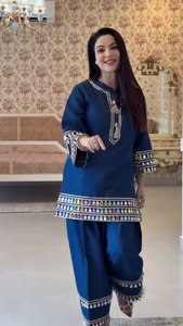 Ensemble Salwar Kameez en soie romaine naturelle, haut et bas, entièrement cousu, prêt à porter, broderie de sequins, manches longues, pour les fêtes - Product Image 3