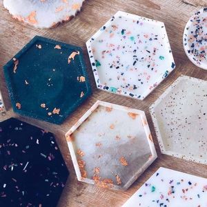 Ensemble de sous-verres ronds en résine époxy personnalisables de haute qualité avec support artisanat en résine pour la décoration intérieure - Product Image 6
