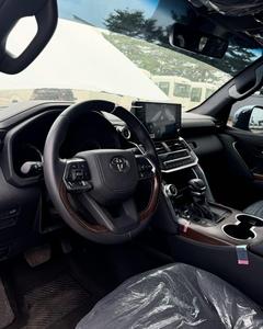 LANDCRUISER GXR 4.6L V8 2024 en perfecto estado - Product Image 2