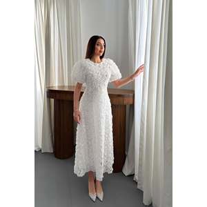 Robe blanche à motif de roses - Blanc - Product Image 2