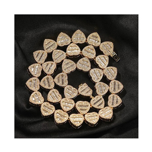 Collier en diamant moissanite de qualité supérieure, plaqué argent, 15 carats et 45 grammes, cœur et baguette de 10 mm, chaîne solide - Product Image 1