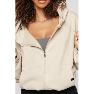 เสื้อครอปฮู้ดดี้ผู้หญิง สไตล์ลำลอง ซิปหน้า ผ้าฟลีซ ผ้าฝ้าย ทรงโอเวอร์ไซส์ ไหล่ตก สีไอวอรี่ เสื้อครอปฮู้ดดี้ซิปผู้หญิง รุ่น Cloud - Product Image 4