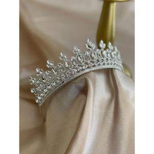 Nuova stagione altezza 6 CM corona henné da sposa 57