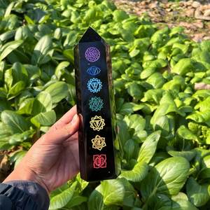 Vente en gros Obsidienne naturelle Chakra Symbole Obélisque Quartz Point Tour Cristal Décoration Feng Shui Pierres Précieuses Ciblées pour l'Amour - Product Image 1