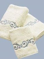 Toalla de baño de lujo de algodón orgánico al por mayor, Toalla de baño absorbente de agua suave de algodón grueso 100% con estampados de logotipos personalizados