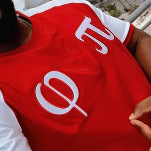 Camiseta Universitaria Personalizada de la Fraternidad Omega Psi Phi, 200 Gramos, Patrón Sólido Bordado, 100% Algodón Transpirable, Estilo Hip Hop, Tejido de Ganchillo - Product Image 6