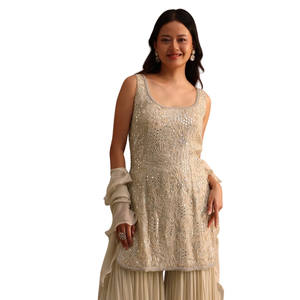 Commercio all'ingrosso Beige Sharara ricamato Set con Dupatta per la festa nuziale indossare la Reception festiva e gli ordini all'ingrosso etnici personalizzati - Product Image 2