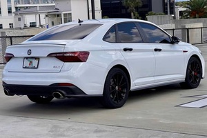 Volkswagen Jetta GLI Edición 40 Aniversario 2024 Usado (LHD/RHD) - Product Image 3