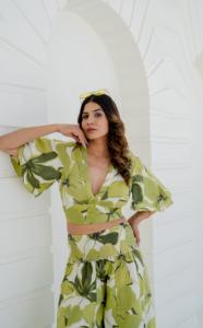 Robe midi florale vert lime, ensemble de vacances d'été, tenue de plage tendance, 100% coton - Product Image 5