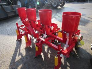 Sembradora de Maíz de 4 Filas Completa con Aplicación de Fertilizante, Alta Productividad, 1 Año de Garantía, en Venta - Product Image 4