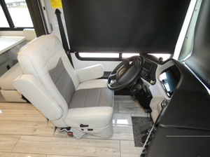 4UZACGFC6SCVY6836 Nouveau 2025 Luxe Classe A Camping-car Diesel Moteur Turbo Intérieur Premium Espace de Vie Extensible - Product Image 6